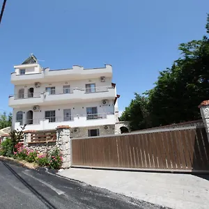 rezervați aici