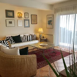 rezervați aici